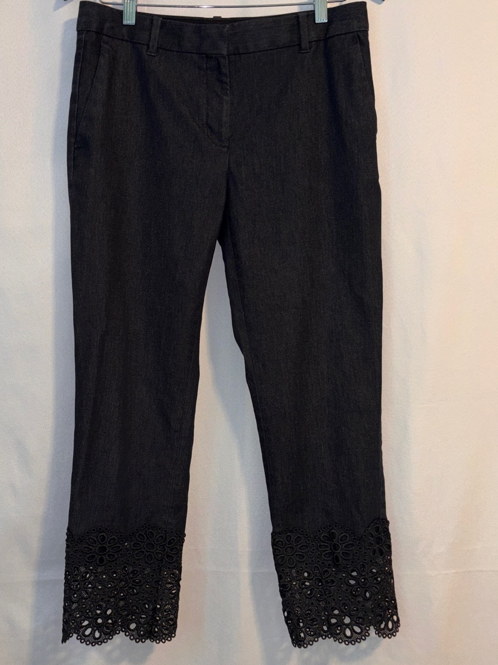 Ann Taylor Navy Blue Cropped Chino Pants w/ Eyelet cuffs~ Size 6 Graduation Work